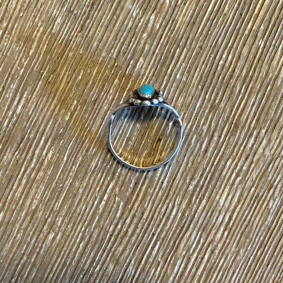 Sterling Silver Turquoise Ring, size 6 - Picture 4 of 7